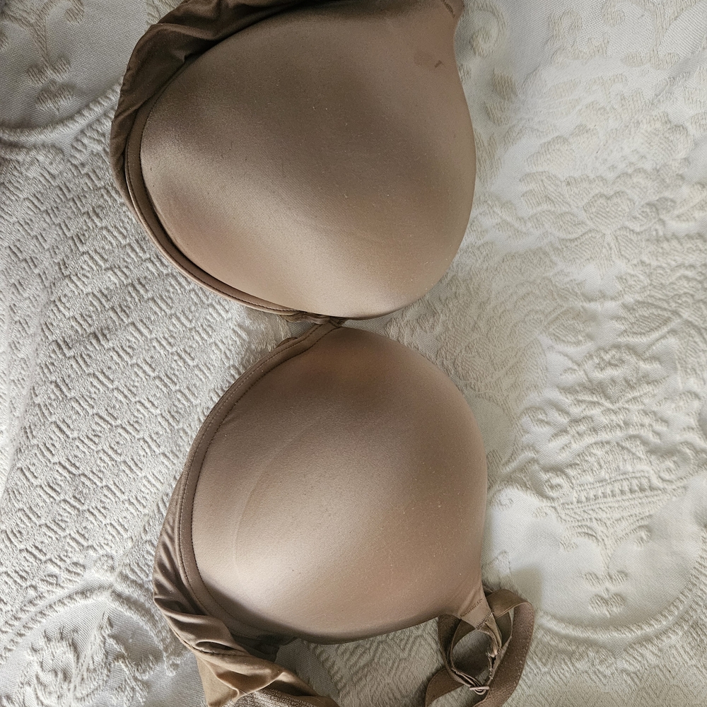 Victoria's Secret Bombshell Smooth T-Shirt Bra in Nude